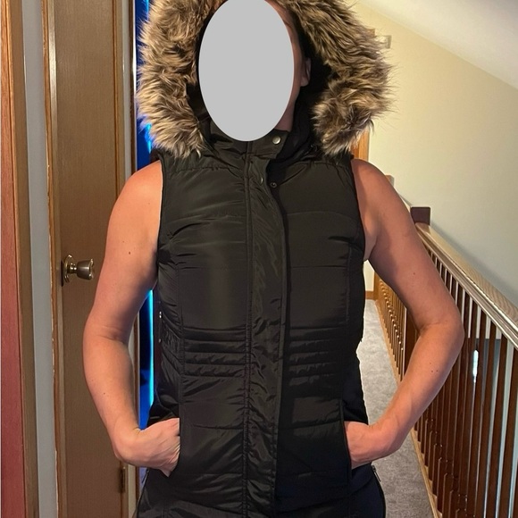 Maurices Long Hooded Puffer Vest NWOT - Picture 5 of 6